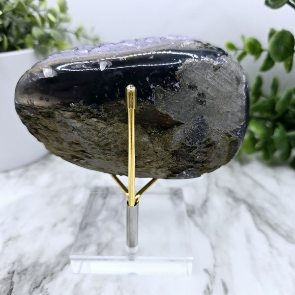 - Amethyst freeform from Uruguay - Picture 4 of 5